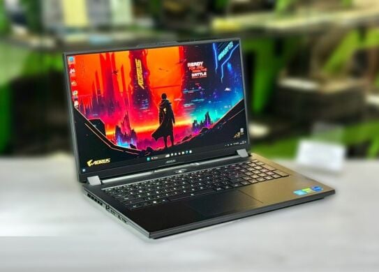Ігровий ноутбук Б-клас Gigabyte Aorus 7 9MF / 17.3" (1920x1080) IPS / Intel Core i5-12500H (12 (16) ядер по 3.3 - 4.5 GHz) / 16 GB DDR4 / 512 GB SSD M.2 / nVidia GeForce RTX 4050, 6 GB GDDR6, 96-bit / WebCam / Win 11 Pro