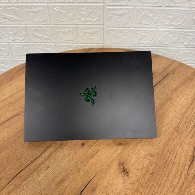 Ігровий ноутбук Razer Blade 14 RZ09-0370 / 14" (2560x1440) IPS / AMD Ryzen 9 5900HX (8 (16) ядер по 3.3 - 4.6 GHz) / 16 GB DDR4 / 1000 GB SSD NVMe / nVidia GeForce RTX 3070, 8 GB GDDR6, 256-bit / WebCam