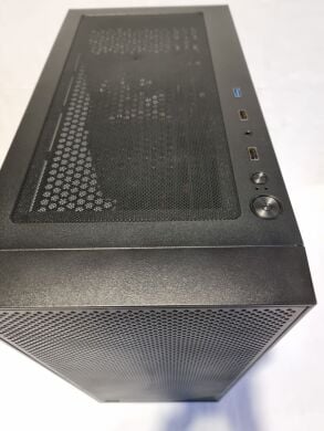 Ігровий ПК PcCooler C3B310 BK Tower / Intel Core i5-8600T (6 ядер по 2.3 - 3.7 GHz) / 16 GB DDR4 / 512 GB SSD + 500 GB HDD / AMD Radeon RX 580, 4 GB GDDR5, 256-bit / 750W Ігровий ПК PcCooler C3B310 BK Tower / Intel Core i5-8600T (6 ядер по 2.3 - 3.7 GHz) / 16 GB DDR4 / 512 GB SSD + 500 GB HDD / AMD Radeon RX 580, 4 GB GDDR5, 256-bit / 750W