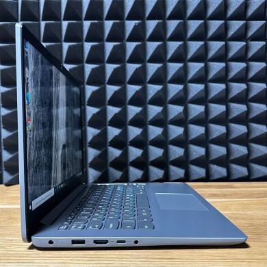 Ультрабук Б-класс Lenovo IdeaPad 1 14ADA7 / 14" (1920x1080) TN / AMD Ryzen 3 3250U (2 (4) ядра по 2.6 - 3.5 GHz) / 8 GB DDR4 / 256 GB SSD / AMD Radeon RX Vega 3 Graphics / WebCam