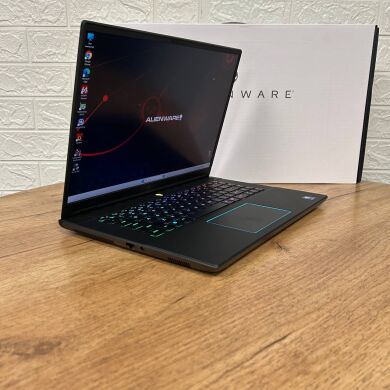 Новый игровой ноутбук Dell Alienware m16 R2 / 16" (2560x1600) IPS / Intel Core Ultra 7 155H (16 (22) ядер по 1.4 - 4.8 GHz) / 16 GB DDR5 / 1000 GB SSD / nVidia GeForce RTX 4060, 8 GB GDDR6, 128-bit / WebCam