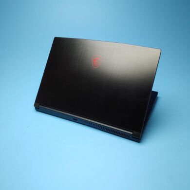 Ігровий ноутбук MSI GF63 Thin 10SC / 15.6" (1920x1080) IPS / Intel Core i5-10500H (6 (12) ядер по 2.5 - 4.5 GHz) / 16 GB DDR4 / 512 GB SSD / nVidia GeForce GTX 1650 Max-Q, 4 GB GDDR6, 128-bit / WebCam / Win 11 Home