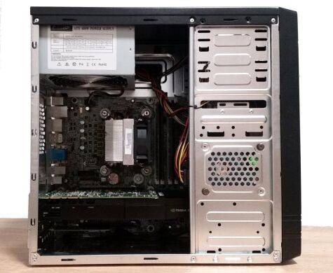 Игровой ПК Crown-micro CMC-4200 Tower NEW / Intel Xeon E3-1245 v5 (4 (8) ядра по 3.5 - 3.9 GHz) (аналог Intel Core i7-6700) / 16 GB DDR4 / 256 GB SSD M.2 / nVidia Tesla K20m, 5 GB GDDR5, 320-bit / 420W