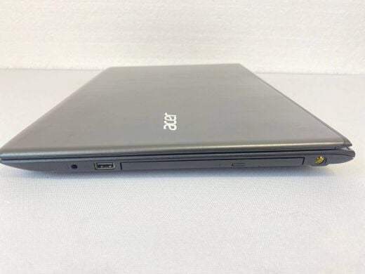 Ноутбук Acer Aspire E5-575G / 15.6" (1920x1080) IPS / Intel Core i7-7500U (2 (4) ядра по 2.7 - 3.5 GHz) / 12 GB DDR4 / 240 GB SSD / nVidia GeForce 940MX, 2 GB GDDR5, 64-bit / WebCam / DVD-ROM Ноутбук Acer Aspire E5-575G / 15.6" (1920x1080) IPS / Intel Core i7-7500U (2 (4) ядра по 2.7 - 3.5 GHz) / 12 GB DDR4 / 240 GB SSD / nVidia GeForce 940MX, 2 GB GDDR5, 64-bit / WebCam / DVD-ROM