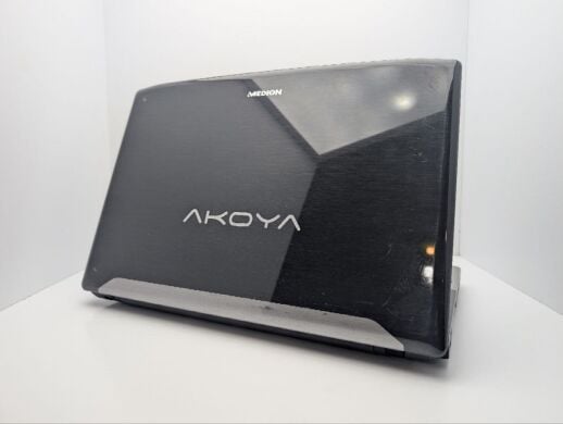 Ноутбук Medion Akoya P6812 / 15.6" (1366x768) TN / Intel Core i3-2330M (2 (4) ядра по 2.2 GHz) / 6 GB DDR3 / 750 GB HDD / nVidia GeForce GT 555M, 1 GB GDDR3, 128-bit / WebCam