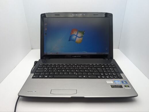Ноутбук Medion Akoya P6812 / 15.6" (1366x768) TN / Intel Core i3-2330M (2 (4) ядра по 2.2 GHz) / 6 GB DDR3 / 750 GB HDD / nVidia GeForce GT 555M, 1 GB GDDR3, 128-bit / WebCam