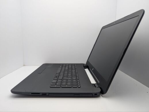 Ноутбук HP 17-y059ng / 17.3" (1920x1080) TN / AMD A6-7310 (4 ядра по 2.3 GHz) / 8 GB DDR3 / 1000 GB HDD / AMD Radeon R4 Graphics / WebCam / DVD-ROM