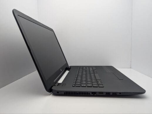Ноутбук HP 17-y059ng / 17.3" (1920x1080) TN / AMD A6-7310 (4 ядра по 2.3 GHz) / 8 GB DDR3 / 1000 GB HDD / AMD Radeon R4 Graphics / WebCam / DVD-ROM