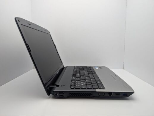 Ноутбук Medion Akoya P6812 / 15.6" (1366x768) TN / Intel Core i3-2330M (2 (4) ядра по 2.2 GHz) / 6 GB DDR3 / 750 GB HDD / nVidia GeForce GT 555M, 1 GB GDDR3, 128-bit / WebCam