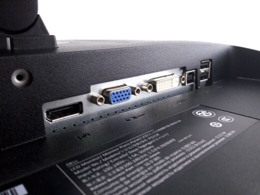 Монитор (Б-класс) Dell P2213 / 22" (1680x1050) TN WLED / VGA, DVI, DP, USB-Hub