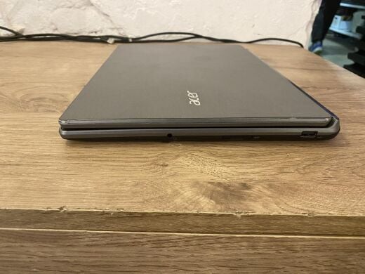 Игровой ноутбук Acer Aspire V7-482P / 14" (1920x1080) IPS Touch / Intel Core i5-4200U (2 (4) ядра по 1.6 - 2.6 GHz) / 8 GB DDR4 / 240 GB SSD M.2 / nVidia GeForce GT 750M, 2 GB GDDR5, 128-bit / WebCam