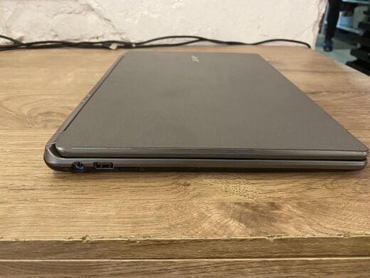 Игровой ноутбук Acer Aspire V7-482P / 14" (1920x1080) IPS Touch / Intel Core i5-4200U (2 (4) ядра по 1.6 - 2.6 GHz) / 8 GB DDR4 / 240 GB SSD M.2 / nVidia GeForce GT 750M, 2 GB GDDR5, 128-bit / WebCam