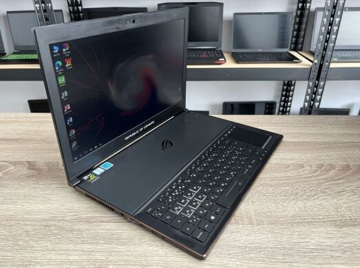 Ігровий ноутбук Asus ROG Zephyrus GX501V / 15.6" (1920x1080) IPS / Intel Core i7-7700HQ (4 (8) ядра по 2.8 - 3.8 GHz) / 16 GB DDR4 / 512 GB SSD / nVidia GeForce GTX 1080, 8 GB GDDR5X, 256-bit / WebCam / HDMI