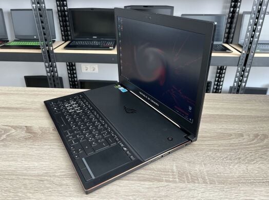 Ігровий ноутбук Asus ROG Zephyrus GX501V / 15.6" (1920x1080) IPS / Intel Core i7-7700HQ (4 (8) ядра по 2.8 - 3.8 GHz) / 16 GB DDR4 / 512 GB SSD / nVidia GeForce GTX 1080, 8 GB GDDR5X, 256-bit / WebCam / HDMI