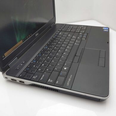 Ігровий ноутбук Dell Latitude E6540 / 15.6" (1920х1080) TN / Intel Core i7-4800MQ (4 (8) ядра по 2.7 - 3.7 GHz) / 8 GB DDR3 / 256 GB SSD / AMD Radeon HD 8790M, 2 GB GDDR5, 128-bit / NO WebCam / DVD-ROM / HDMI Ігровий ноутбук Dell Latitude E6540 / 15.6" (1920х1080) TN / Intel Core i7-4800MQ (4 (8) ядра по 2.7 - 3.7 GHz) / 8 GB DDR3 / 256 GB SSD / AMD Radeon HD 8790M, 2 GB GDDR5, 128-bit / NO WebCam / DVD-ROM / HDMI