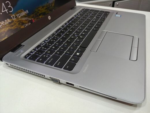 Ігровий ноутбук HP EliteBook 850 G3 / 15.6" (3840x2160) UWVA LED / Intel Core i7-6600U (2 (4) ядра по 2.6 - 3.4 GHz) / 12 GB DDR4 / 256 GB SSD / AMD Radeon R7 M365X, 1 GB GDDR5, 128-bit / WebCam / USB 3.0 / USB Type-C 3.0 / DP Ігровий ноутбук HP EliteBook 850 G3 / 15.6" (3840x2160) UWVA LED / Intel Core i7-6600U (2 (4) ядра по 2.6 - 3.4 GHz) / 12 GB DDR4 / 256 GB SSD / AMD Radeon R7 M365X, 1 GB GDDR5, 128-bit / WebCam / USB 3.0 / USB Type-C 3.0 / DP