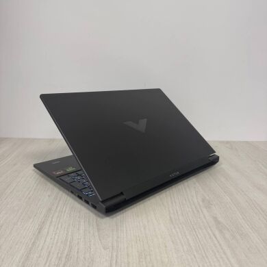 Игровой ноутбук HP Victus 15-fb3001nr / 15.6" (1920x1080 ) IPS / AMD Ryzen Al 7 350 (8 (16) ядер по 2.0 - 5.0 GHz) / 16 GB DDR5 / 512 GB SSD / nVidia GeForce RTX 5060, 8 GB GDDR7, 128-bit / WebCam