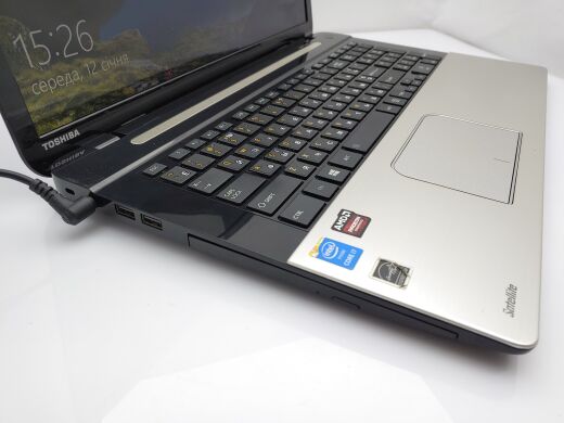 Игровой ноутбук Toshiba Satellite S70-B Gray / 17.3" (1920x1080) TN / Intel Core i7-4720HQ (4 (8)  ядра по 2.6 - 3.6 GHz) / 8 GB DDR3 / 240 GB SSD / AMD Radeon R9 M290X, 2 GB GDDR5, 256-bit / WebCam / DVD-ROM