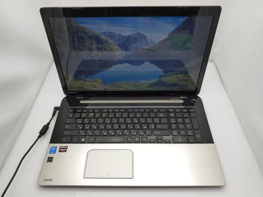 Игровой ноутбук Toshiba Satellite S70-B Gray / 17.3" (1920x1080) TN / Intel Core i7-4720HQ (4 (8)  ядра по 2.6 - 3.6 GHz) / 8 GB DDR3 / 240 GB SSD / AMD Radeon R9 M290X, 2 GB GDDR5, 256-bit / WebCam / DVD-ROM