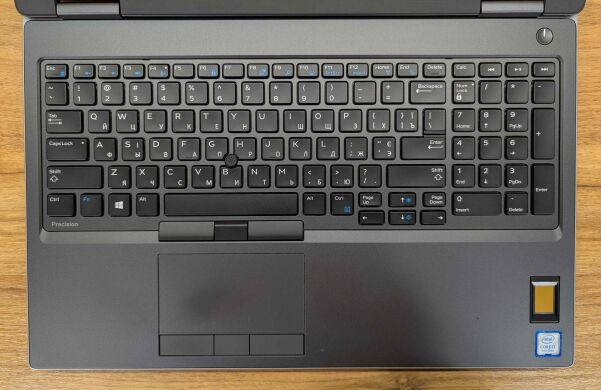 Мобільна робоча станція Dell Precision 7540 / 15.6" (1920x1080) IPS / Intel Core i7-9850H (6 (12) ядер по 2.6 - 4.6 GHz) / 32 GB DDR4 / 512 GB SSD / nVidia Quadro RTX 3000, 6 GB GDDR6, 192-bit / TouchID / WebCam / Windows 10