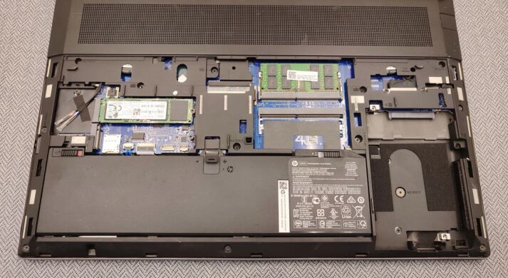 Мобільна робоча станція HP ZBook 15 G6 / 15.6" (1920x1080) IPS / Intel Core i7-9850H (6 (12) ядра по 2.6 - 4.6 GHz) / 16 GB DDR4 / 512 GB SSD M.2 / nVidia Quadro T1000, 4 GB GDDR5, 128-bit / WebCam