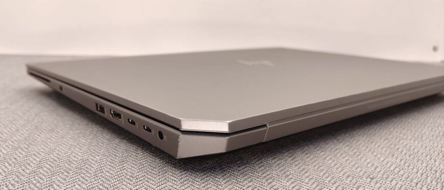 Мобільна робоча станція HP ZBook 15 G6 / 15.6" (1920x1080) IPS / Intel Core i7-9850H (6 (12) ядра по 2.6 - 4.6 GHz) / 16 GB DDR4 / 512 GB SSD M.2 / nVidia Quadro T1000, 4 GB GDDR5, 128-bit / WebCam