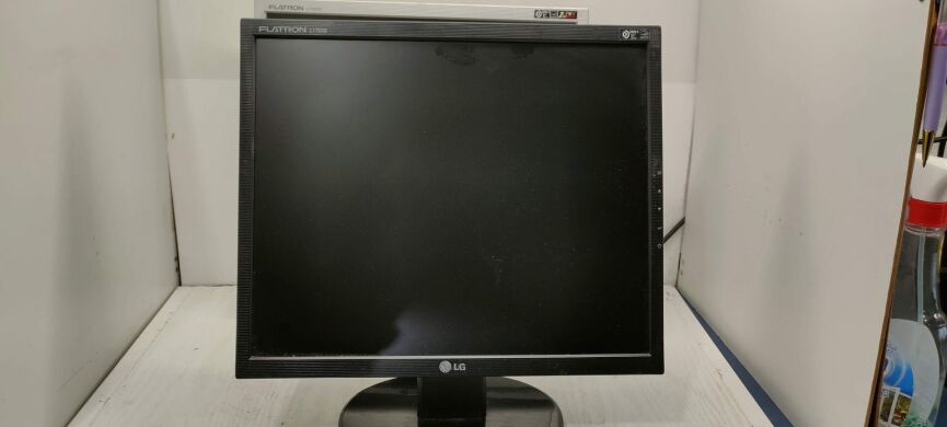 Монитор Б-класс LG Flatron L1715S / L1753S / L1717S / L1719S / L1730S / 17" (1280x1024) TN / VGA 