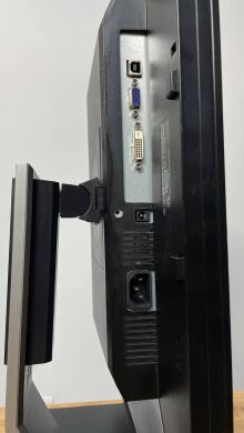 Монитор Dell ‎P2211H / 22" (1920x1080) TN / DVI, VGA, USB-Hub
