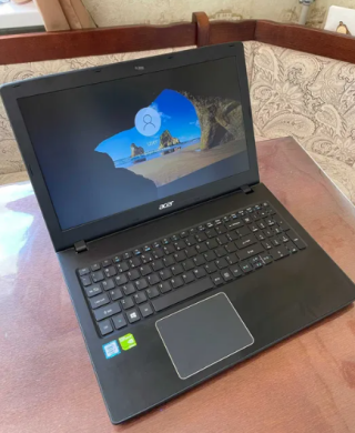 Ноутбук Acer Aspire E5-575G / 15.6" (1920x1080) IPS / Intel Core i5-7200U (2 (4) ядра по 2.5 - 3.1 GHz) / 8 GB DDR4 / 256 GB SSD / Intel HD Graphics 620 / WebCam Ноутбук Acer Aspire E5-575G / 15.6" (1920x1080) IPS / Intel Core i5-7200U (2 (4) ядра по 2.5 - 3.1 GHz) / 8 GB DDR4 / 256 GB SSD / Intel HD Graphics 620 / WebCam