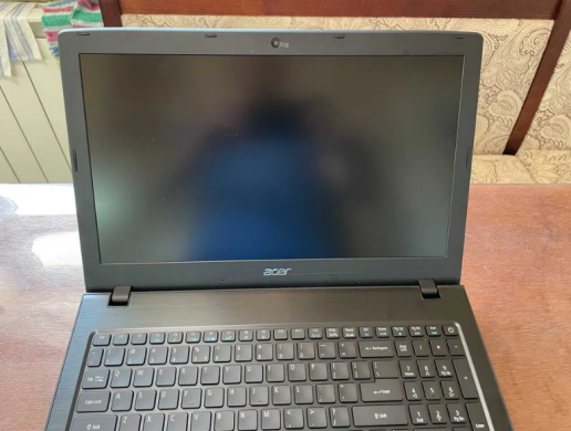 Ноутбук Acer Aspire E5-575G / 15.6" (1920x1080) IPS / Intel Core i5-7200U (2 (4) ядра по 2.5 - 3.1 GHz) / 8 GB DDR4 / 256 GB SSD / Intel HD Graphics 620 / WebCam Ноутбук Acer Aspire E5-575G / 15.6" (1920x1080) IPS / Intel Core i5-7200U (2 (4) ядра по 2.5 - 3.1 GHz) / 8 GB DDR4 / 256 GB SSD / Intel HD Graphics 620 / WebCam