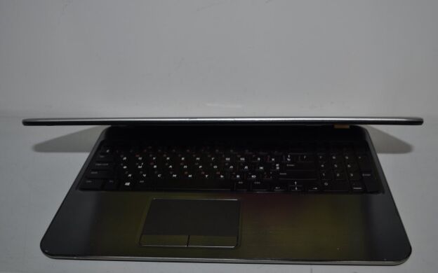Ноутбук Б-клас Dell Inspirion 15R-5521 / 15.6" (1366x768) TN / Intel Core i5-3337U (2 (4) ядра по 1.8 - 2.7 GHz) / 8 GB DDR3 / 120 GB SSD NEW / Intel HD Graphics 4000 / WebCam / АКБ не тримає заряд Ноутбук Б-клас Dell Inspirion 15R-5521 / 15.6" (1366x768) TN / Intel Core i5-3337U (2 (4) ядра по 1.8 - 2.7 GHz) / 8 GB DDR3 / 120 GB SSD NEW / Intel HD Graphics 4000 / WebCam / АКБ не тримає заряд