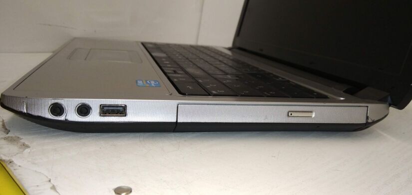 Ноутбук Б-класс Terra Mobile 1562P / 15.6" (1366x768) TN / Intel Pentium B950 (2 ядра по 2.1 GHz) / 4 GB DDR3 / 320 GB HDD / Intel HD Graphics / WebCam / АКБ не держит Ноутбук Б-класс Terra Mobile 1562P / 15.6" (1366x768) TN / Intel Pentium B950 (2 ядра по 2.1 GHz) / 4 GB DDR3 / 320 GB HDD / Intel HD Graphics / WebCam / АКБ не держит