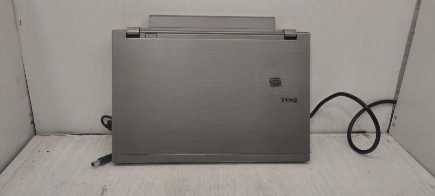 Ноутбук Dell Latitude E4310 / 13.3" (1366x768) TN / Intel Core i5-520M (2 (4) ядра по 2.4 - 2.93 GHz) / 4 GB DDR3 / 250 GB HDD / Intel HD Graphics / WebCam / АКБ не держит Ноутбук Dell Latitude E4310 / 13.3" (1366x768) TN / Intel Core i5-520M (2 (4) ядра по 2.4 - 2.93 GHz) / 4 GB DDR3 / 250 GB HDD / Intel HD Graphics / WebCam / АКБ не держит