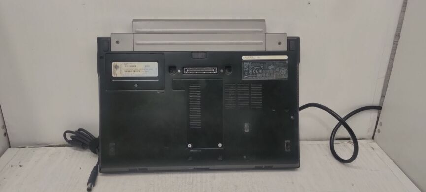 Ноутбук Dell Latitude E4310 / 13.3" (1366x768) TN / Intel Core i5-520M (2 (4) ядра по 2.4 - 2.93 GHz) / 4 GB DDR3 / 250 GB HDD / Intel HD Graphics / WebCam / АКБ не держит Ноутбук Dell Latitude E4310 / 13.3" (1366x768) TN / Intel Core i5-520M (2 (4) ядра по 2.4 - 2.93 GHz) / 4 GB DDR3 / 250 GB HDD / Intel HD Graphics / WebCam / АКБ не держит