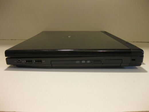Ноутбук Dell Vostro 1520 / 15.4" (1280x800) TN / Intel Core 2 Duo T6670 (2 ядра по 2.2 GHz) / 4 GB DDR2 / 320 GB HDD / Intel GMA 4500MHD Graphics / WebCam / АКБ не держит
