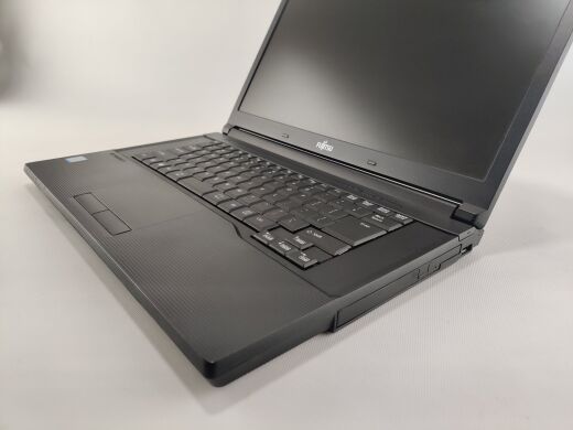 Ноутбук Fujitsu-Siemens LifeBook A576/p / 15.6" (1366x768) TN / Intel Core i5-6200U (2 (4) ядра по 2.3 - 2.8 GHz) / 8 GB DDR4 / 500 GB HDD / WebCam / Slim DVD-RW / HDMI