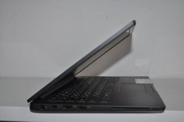 Ультрабук Dell Latitude 7400 / 14" (1920x1080) IPS / Intel Core i5-8265U (4 (8) ядра по 1.6 - 3.9 GHz) / 16 GB DDR4 / 256 GB SSD M.2 / Intel UHD Graphics / WebCam / Windows 11 Pro