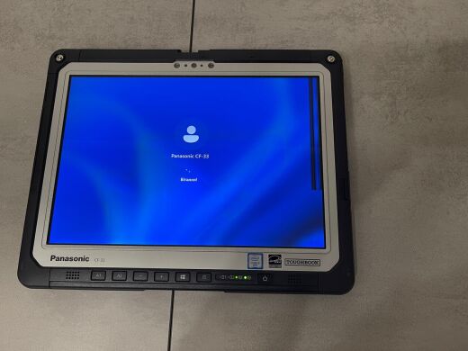 Захищений планшет Б-клас Panasonic Toughbook CF-33 / 12" (2160x1440) IPS Touch / Intel Core i5-7300U (2 (4) ядра по 2.6 - 3.5 GHz) / 16 GB DDR3 / 128 GB SSD / Intel HD Graphics 620 / WebCam / Стилус / Два АКБ / Без клавіатури