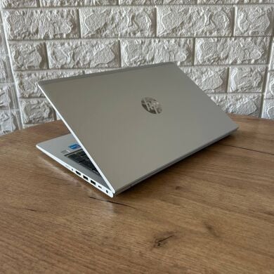 Ультрабук Б-класс HP ProBook 650 G8 / 15.6" (1920x1080) IPS / Intel Core i5-1145G7 (4 (8) ядра по 1.1 - 4.4 GHz) / 16 GB DDR4 / 256 GB SSD / Intel Iris Xe Graphics / WebCam
