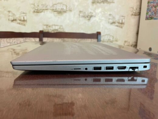 Ультрабук Dell Latitude 5520 / 15.6" (1920x1080) IPS / Intel Core i7-1185G7 (4 (8) ядра по 3.0 - 4.8 GHz) / 16 GB DDR4 / 256 GB SSD / Intel Iris Xe Graphics / WebCam