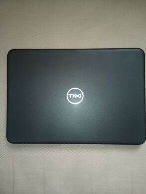 Ультрабук Б-клас Dell latitude 3310 / 13.3" (1366x768) TN / Intel Core i3-8145U (2 (4) ядра по 2.1 - 3.9 GHz) / 8 GB DDR4 / 120 GB SSD / Intel UHD Graphics 620 / WebCam 