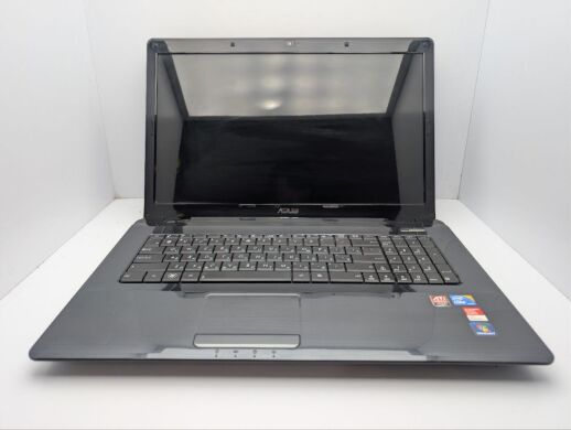 Ноутбук Asus A72J / 15.6" (1366x768) TN / Intel Core i3-350M (2 (4) ядра по 2.2 GHz) / 6 GB DDR3 / 320 GB HDD / AMD Radeon HD 5740, 1 GB GDDR3, 64-bit / WebCam / DVD-ROM