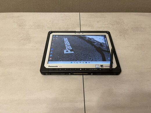 Захищений планшет Б-клас Panasonic Toughbook CF-33 / 12" (2160x1440) IPS Touch / Intel Core i5-7300U (2 (4) ядра по 2.6 - 3.5 GHz) / 16 GB DDR3 / 128 GB SSD / Intel HD Graphics 620 / WebCam / Стилус / Два АКБ / Без клавіатури