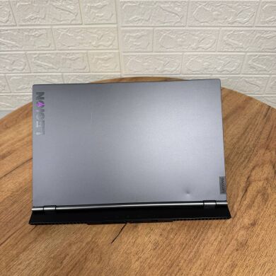 Игровой ноутбук Б-класс Lenovo Legion 7 15IMH05 / 15.6" (1920x1080) IPS / Intel Core i7-10750H (6 (12) ядер по 2.6 - 5.0 GHz) / 16 GB DDR4 / 512 GB SSD / nVidia GeForce RTX 2070 Max-Q, 8 GB GDDR6, 256-bit / WebCam