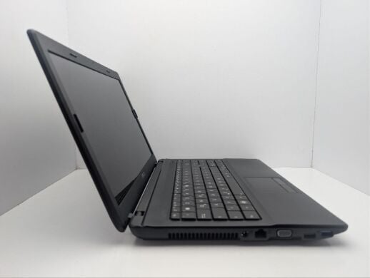 Ноутбук Asus X54 / 15.6" (1366x768) TN / Intel Core i3-2350M (2 (4) ядра по 2.3 GHz) / 8 GB DDR3 / 320 GB HDD / Intel HD Graphics 3000 / WebCam / DVD-ROM