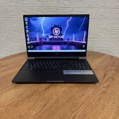 Игровой ноутбук Б-класс HP Victus Gaming 15-fb0003nr / 15.6" (1920x1080) IPS / AMD Ryzen 5 5600H (6 (12) ядра по 3.3 - 4.2 GHz) / 16 GB DDR4 / 512 GB SSD NVMe / AMD Radeon RX 6500M, 4 GB GDDR6, 64-bit / WebCam
