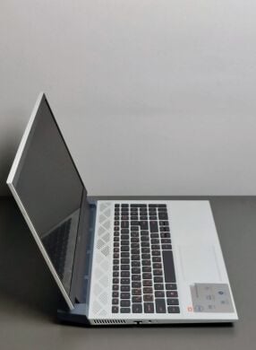 Ігровий ноутбук Dell G15 5515 / 15.6" (1920x1080) IPS / AMD Ryzen 5 5600H (6 (12) ядер по 3.3 - 4.2 GHz) / 16 GB DDR4 / 512 GB SSD / nVidia GeForce RTX 3050 Ti, 4 GB GDDR6, 128-bit / WebCam