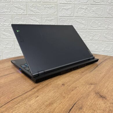 Игровой ноутбук Б-класс Lenovo Legion 7 15IMH05 / 15.6" (1920x1080) IPS / Intel Core i7-10750H (6 (12) ядер по 2.6 - 5.0 GHz) / 16 GB DDR4 / 512 GB SSD / nVidia GeForce RTX 2070 Max-Q, 8 GB GDDR6, 256-bit / WebCam