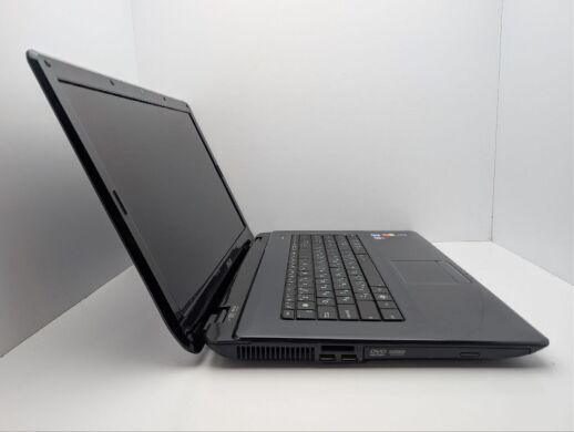 Ноутбук Asus A72J / 15.6" (1366x768) TN / Intel Core i3-350M (2 (4) ядра по 2.2 GHz) / 6 GB DDR3 / 320 GB HDD / AMD Radeon HD 5740, 1 GB GDDR3, 64-bit / WebCam / DVD-ROM