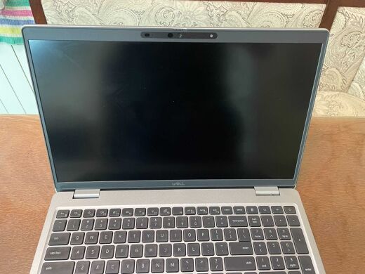 Ультрабук Dell Latitude 5520 / 15.6" (1920x1080) IPS / Intel Core i7-1185G7 (4 (8) ядра по 3.0 - 4.8 GHz) / 16 GB DDR4 / 256 GB SSD / Intel Iris Xe Graphics / WebCam